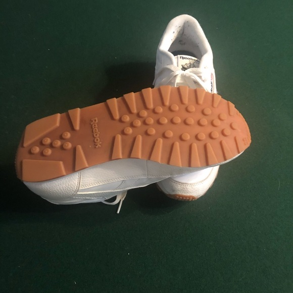 Reebok Renaissance Sneakers EUC - Picture 3 of 8